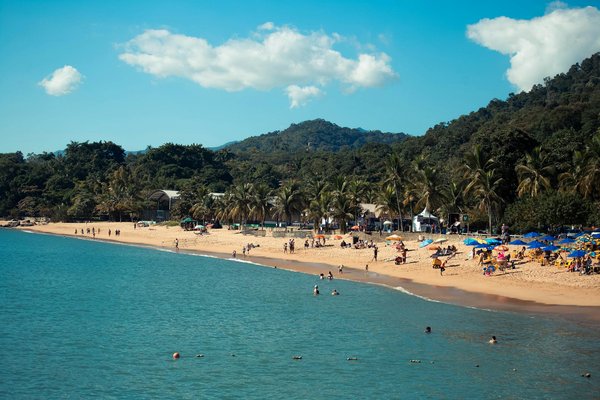 Quelles sont les meilleures expériences de croisière sur le lac Baïkal en Russie : itinéraires et périodes ?